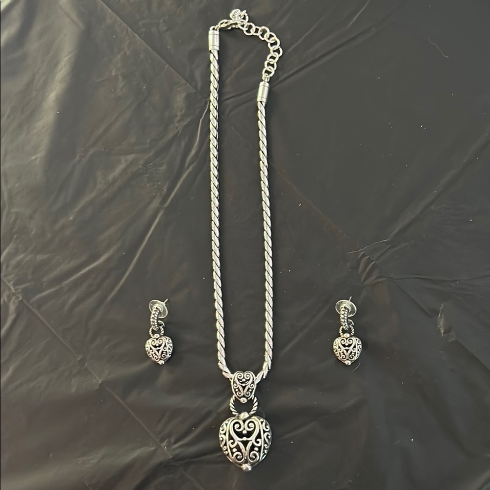 Elegant Silver Heart Jewelry Set